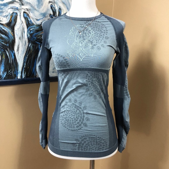 Athleta Tops - Athleta Seamless Long Sleeve